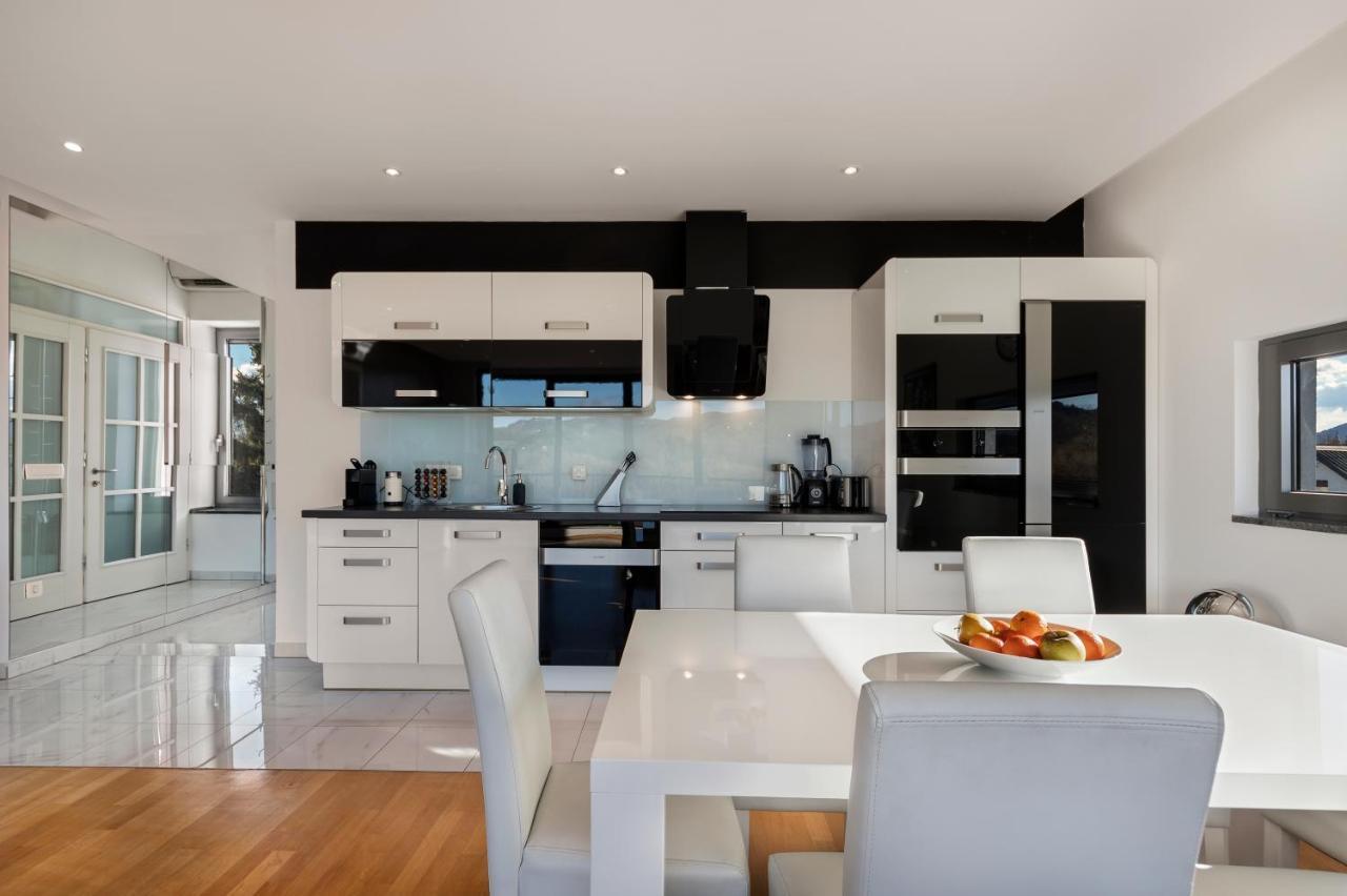 Contemporary Apartment With Rooftop Terrace In Maribor Exterior photo